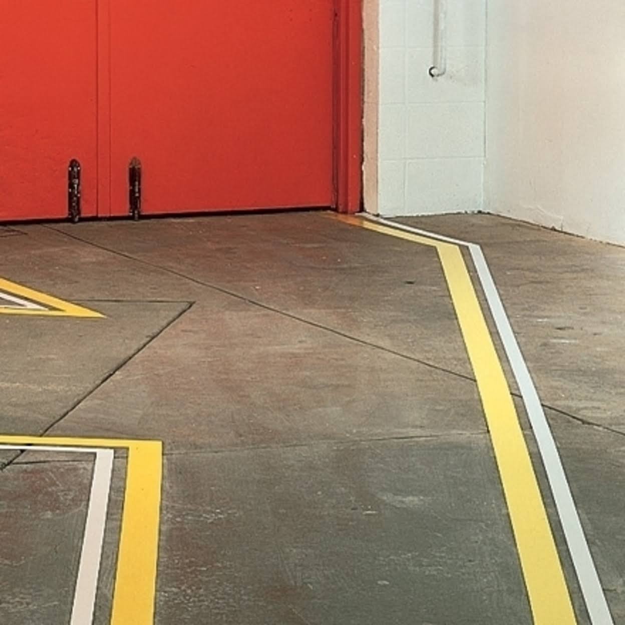 Red Solid Vinyl Safety Tape, 1x22 x 36 yds, 48/Case G106562
