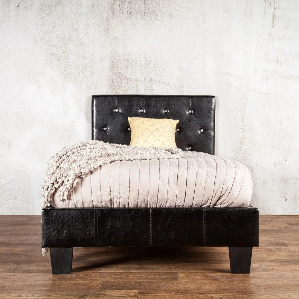 White Faux Leather Upholstered Tufted Platform Bed E65159