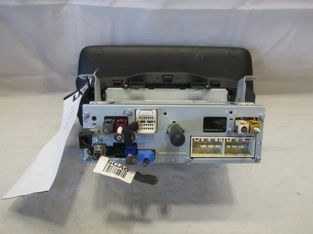 OEM Hyundai Santa Fe Radio Receiver with Navigation Display Screen R68680