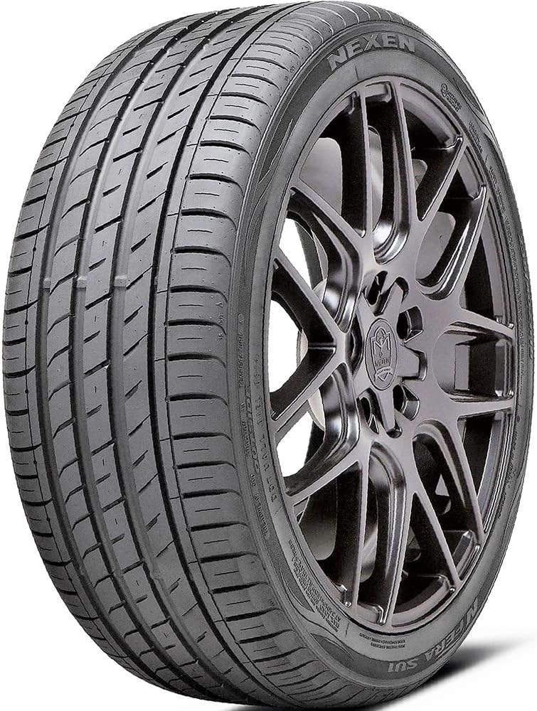 245/35R20 All-Season Radial Tire I88939