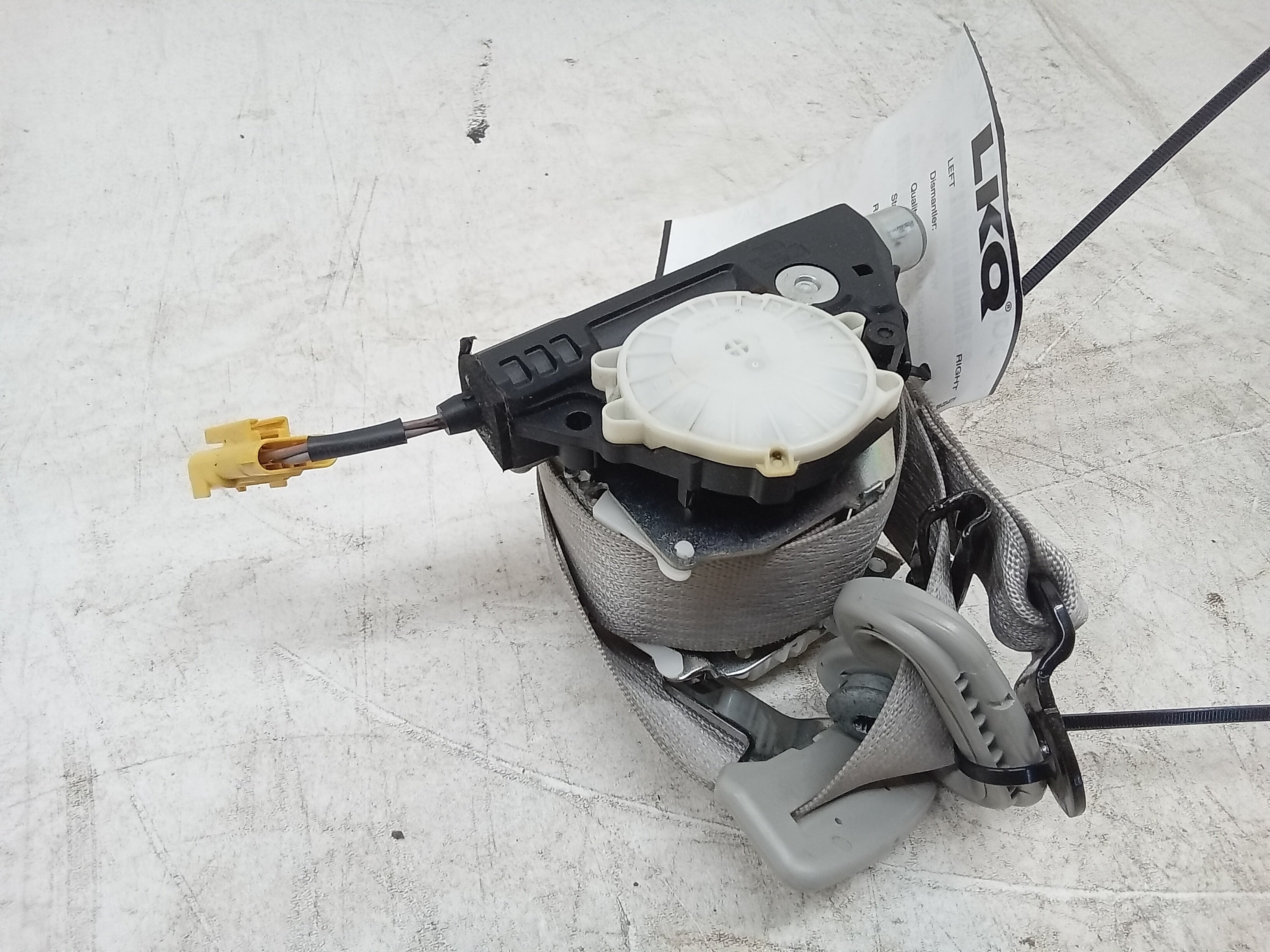 Front Right Passenger Seat Belt Retractor Assembly E999727