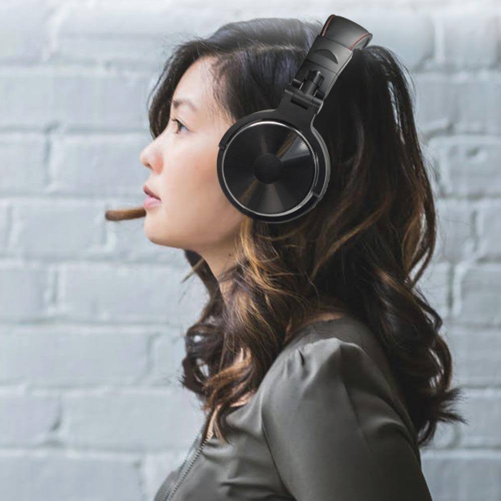Black Bluetooth Over-the-Ear Headphones with Microphone Z6744