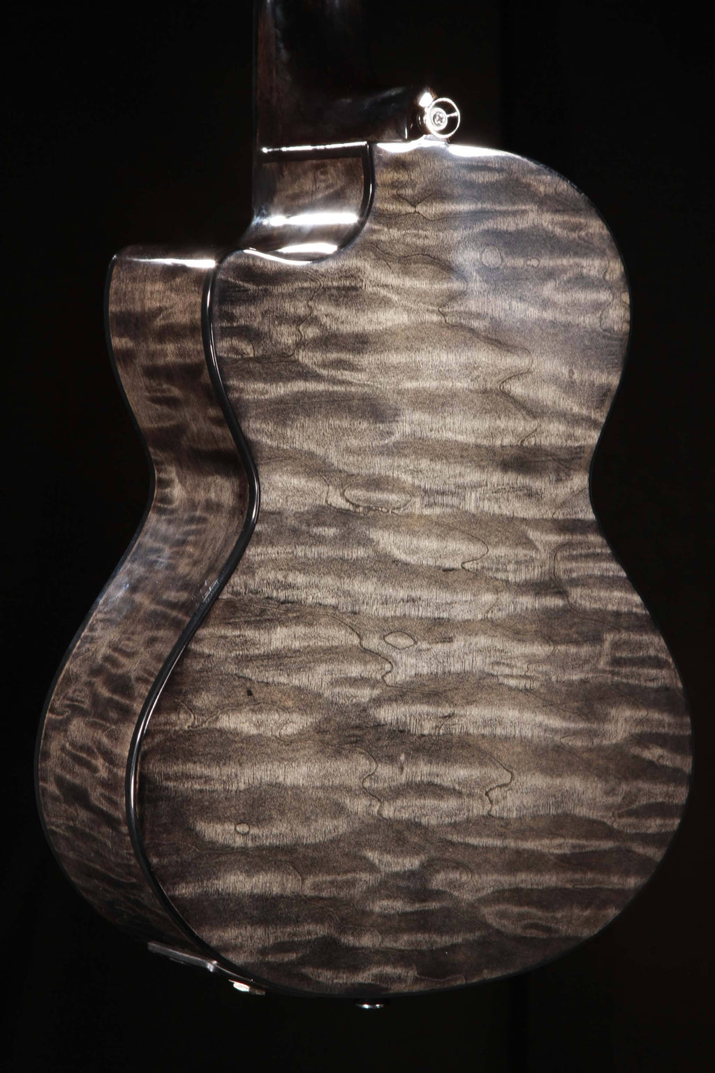 Black Quilted Maple S611