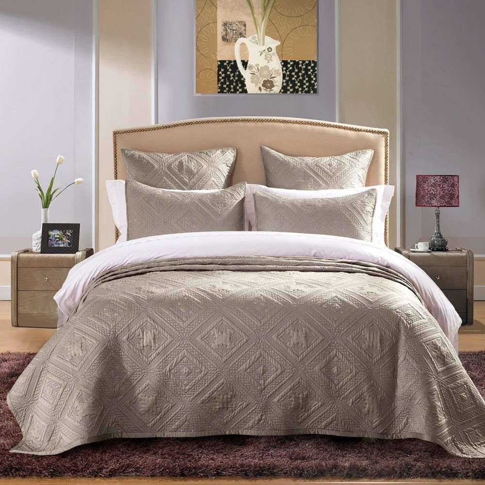 Crystal Khaki Queen Quilt L573114