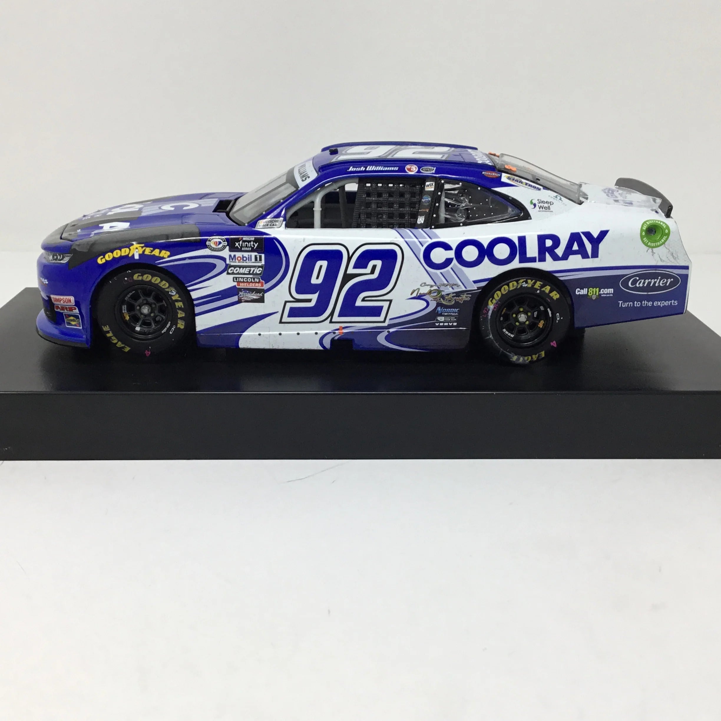 1:24 Diecast F60799
